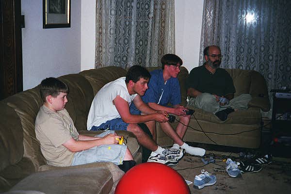 I dont think this was the last day either, but theres always room for a random picture of boys playing Perfect Dark.  In fact, I think this was taken shortly after the physics project failed.